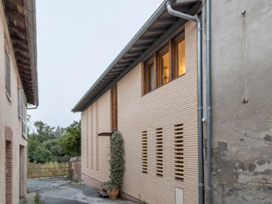 Reine Sagnes architecte, maison en briques à Lavaur, séjour en voûte catalane